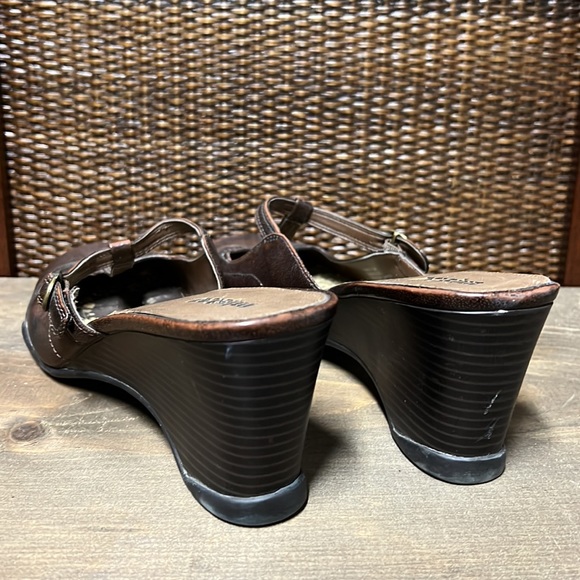 90’s Unlisted Showcase Brown Wedges - Picture 3 of 16
